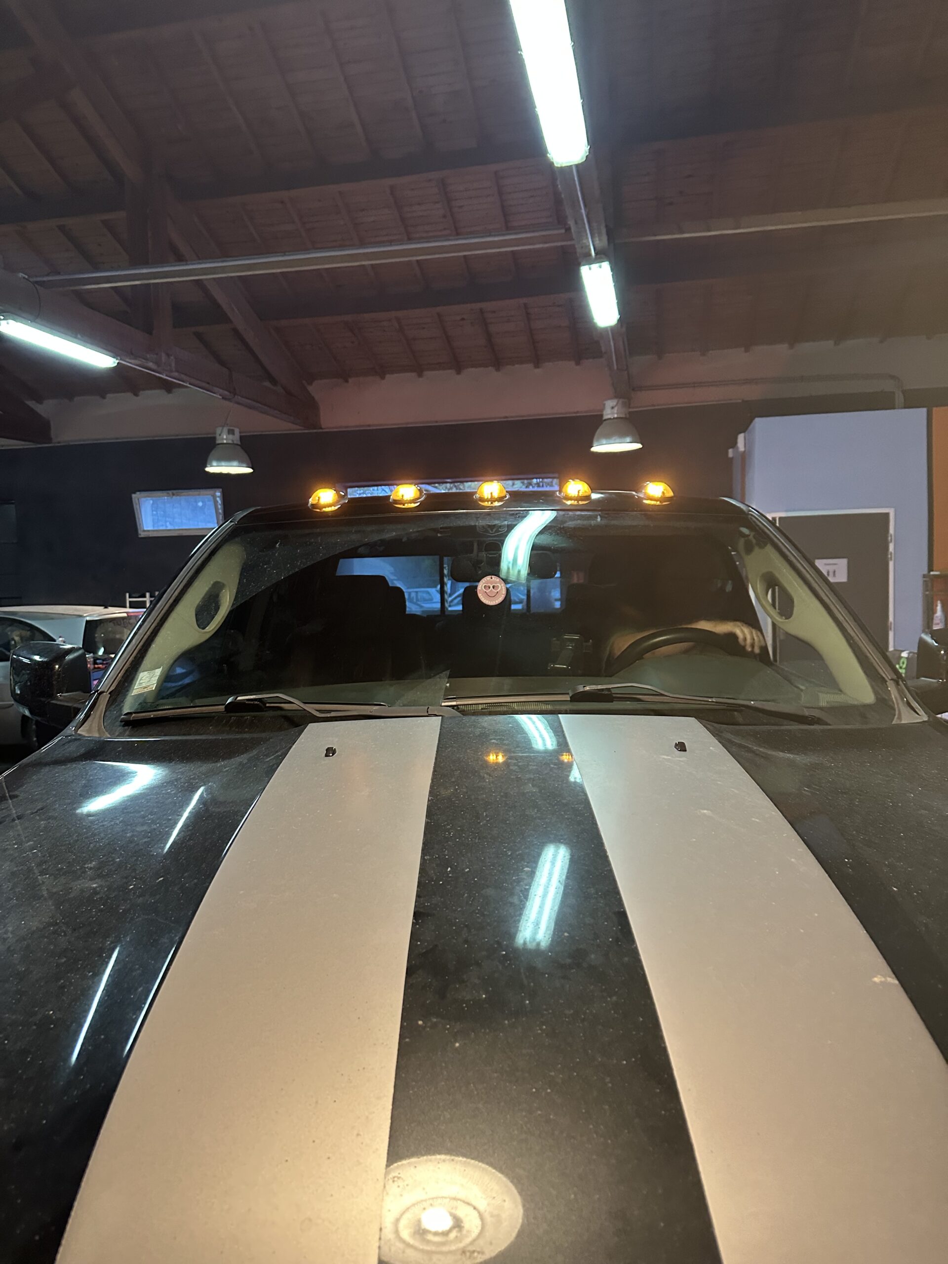 installation feux toit eclairage voiture requinqauto eyguieres